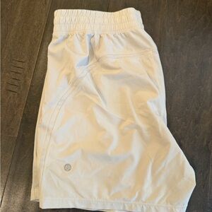 lululemon athletica Men’s White Athletic Shorts with Elastic Waistband